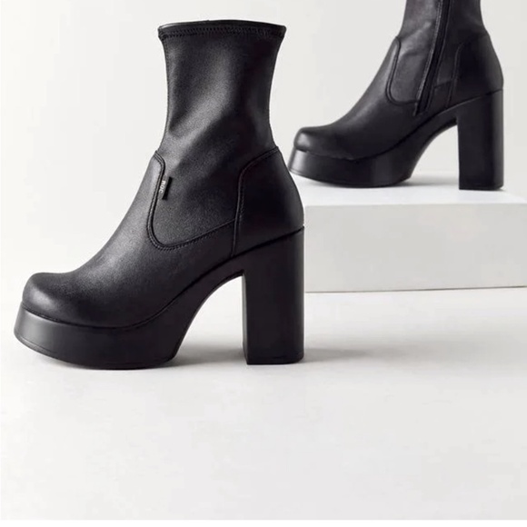 ROC Invito Black Leather Boots (size EU 38/US 7) - Picture 3 of 7